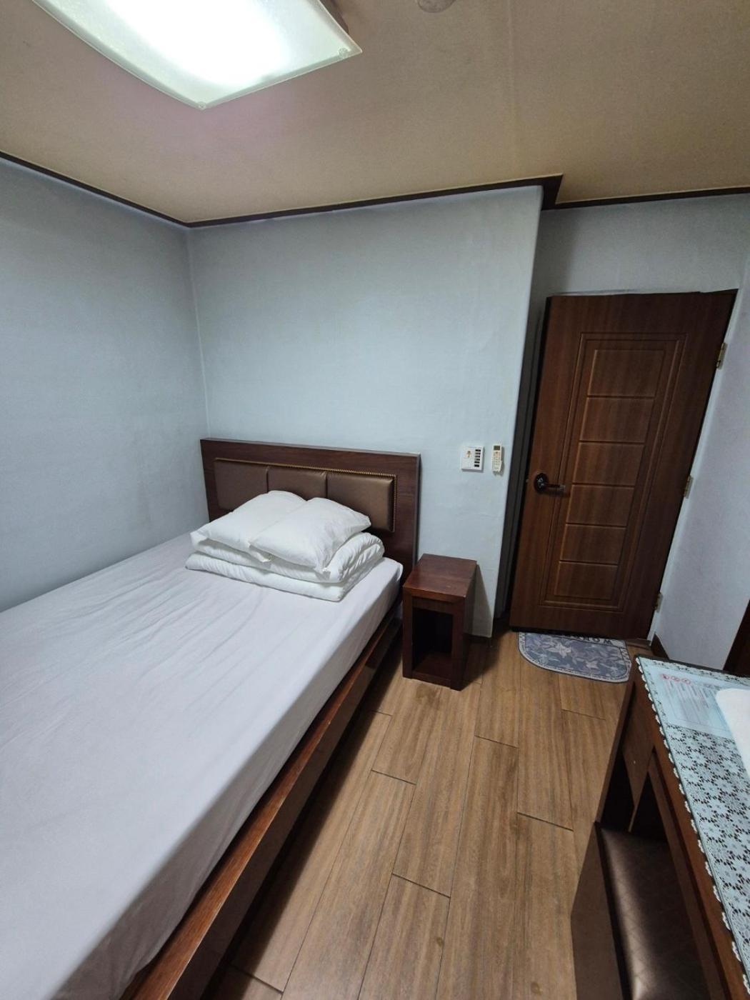 Joyful Stay Seoul Exterior photo