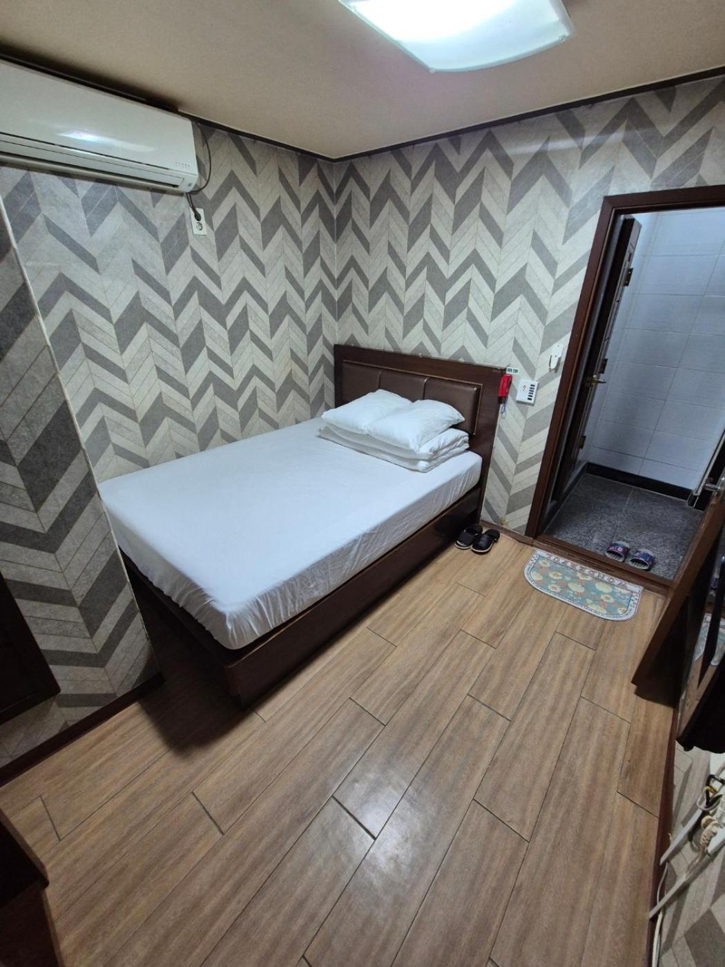 Joyful Stay Seoul Exterior photo